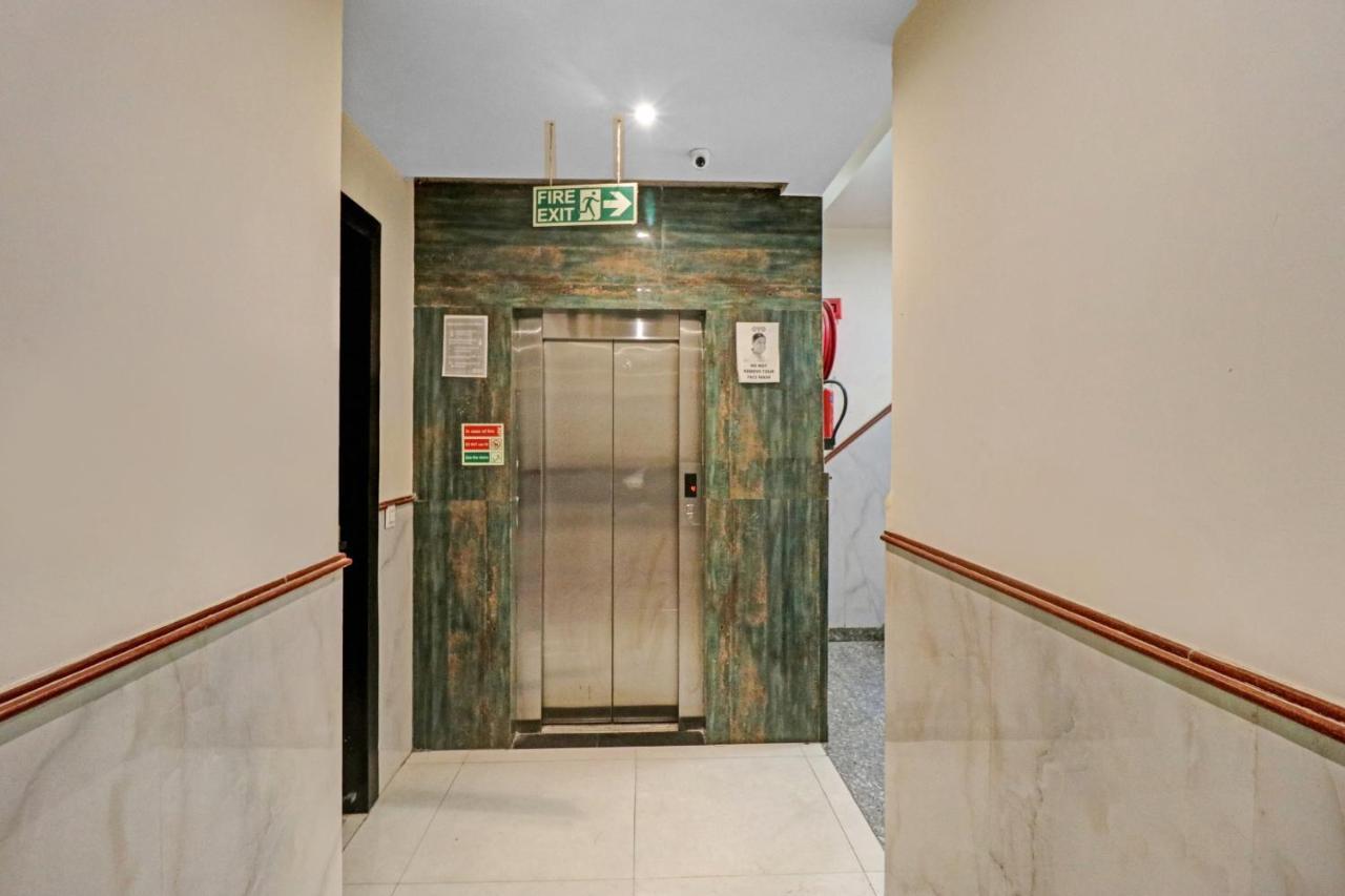 Oyo 23368 Boutique Hotel Paragon Нью-Дели Экстерьер фото