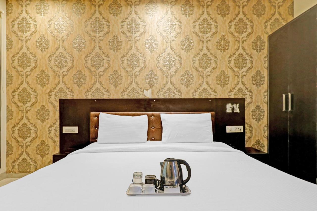 Oyo 23368 Boutique Hotel Paragon Нью-Дели Экстерьер фото