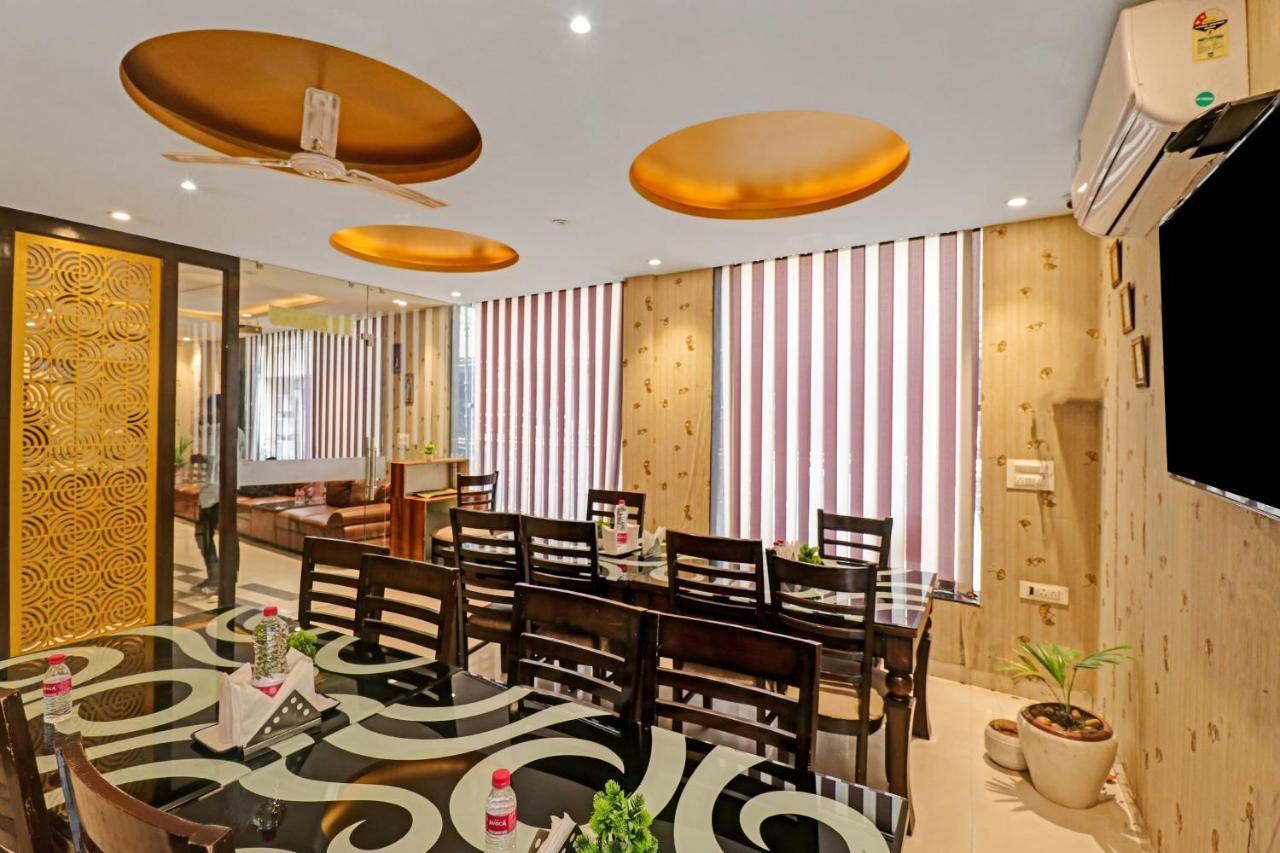 Oyo 23368 Boutique Hotel Paragon Нью-Дели Экстерьер фото